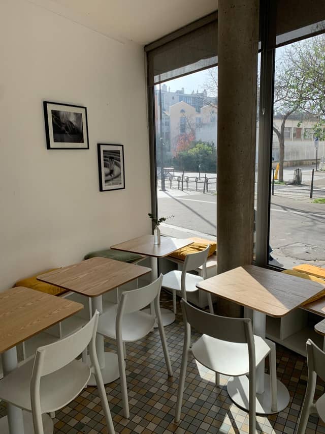 011 Café - Image 1