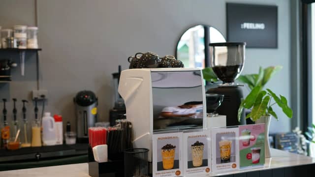 WONDERWALL CAFE - Image 1