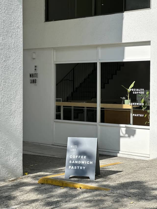 WHITE LAND CAFE - SPECIALTY COFFEE - Image 1