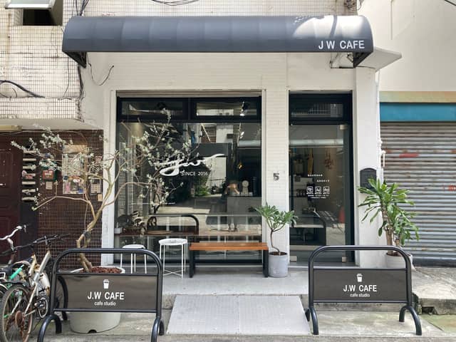 J.W. CAFE - Image 1