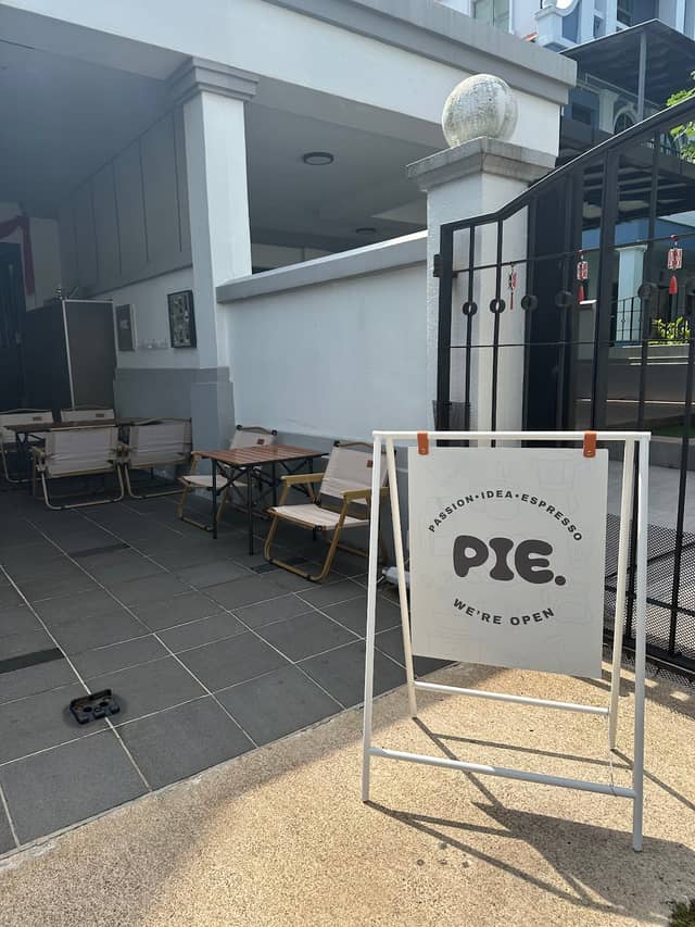 PIE. - Image 1