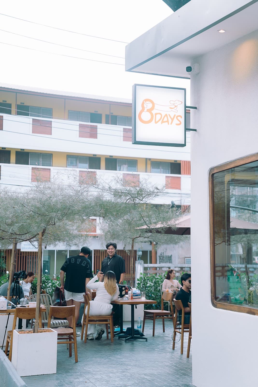 8days Cafe
