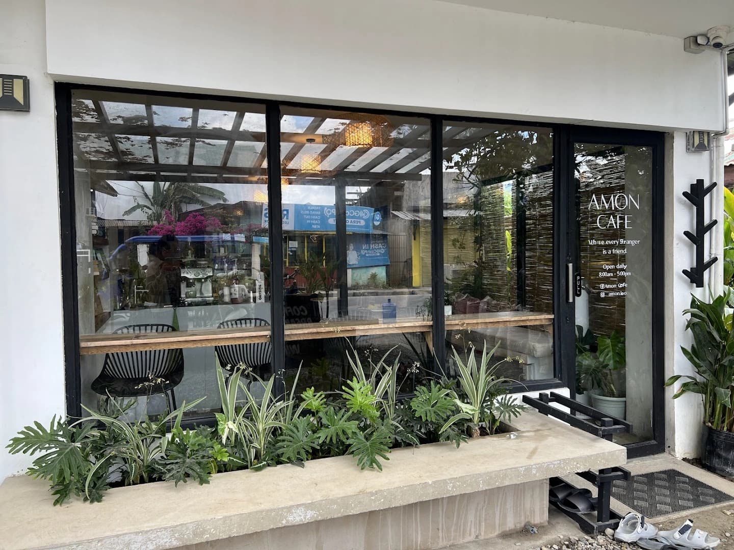 Amon Cafe