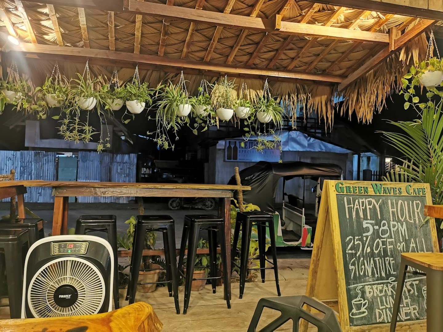 Green Waves Café