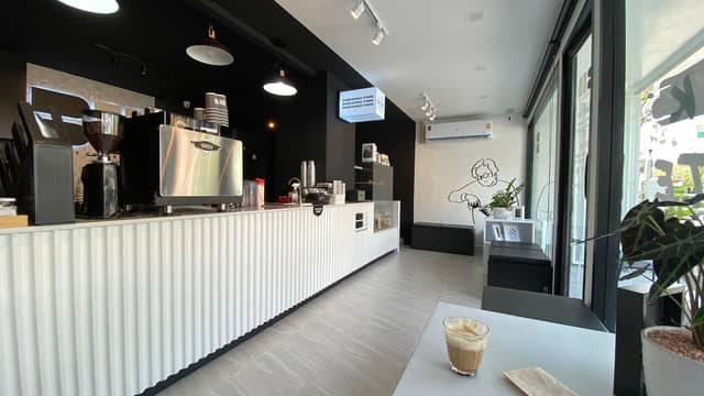 Black&White Street Coffee Bar - Image 1