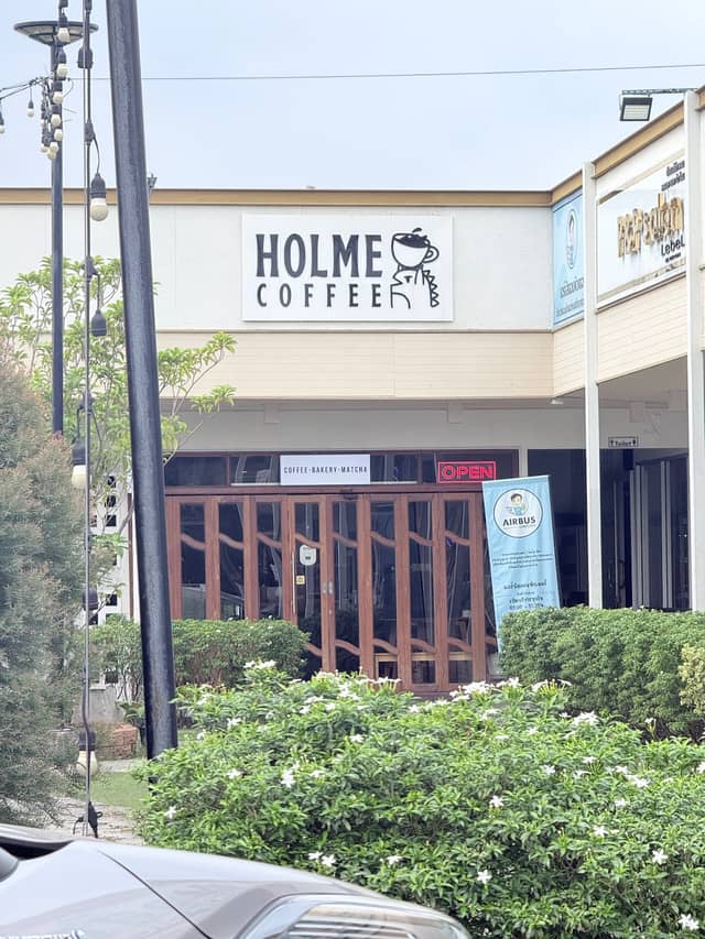Holme Coffee And Bar - Image 1