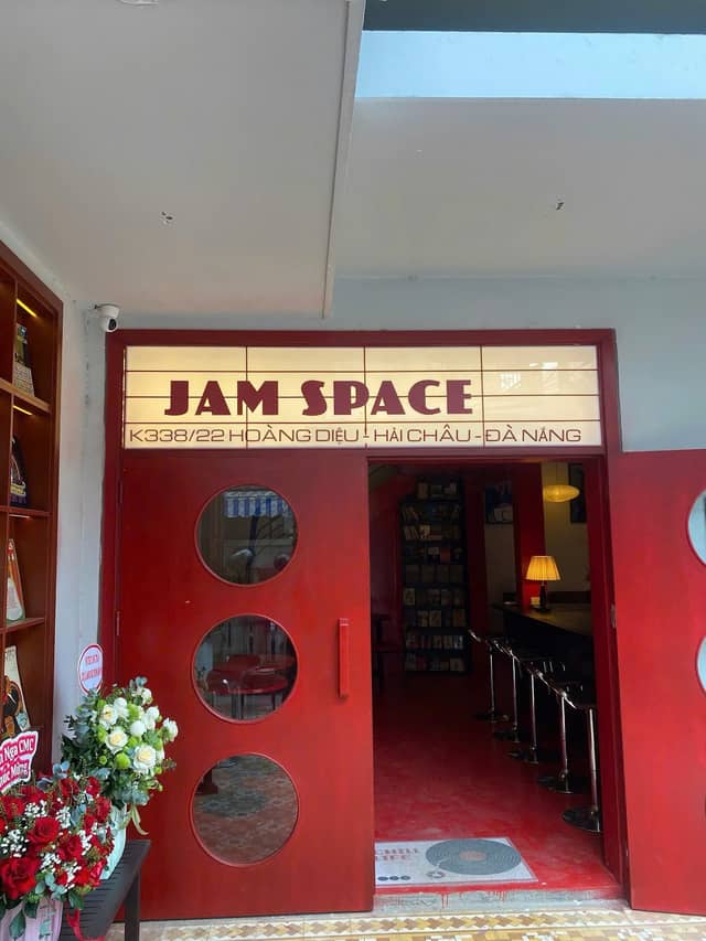 Jam Space Café - Image 1