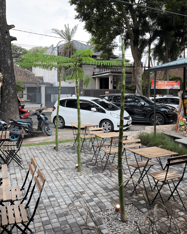 LOULOU Patisserie - Image 1