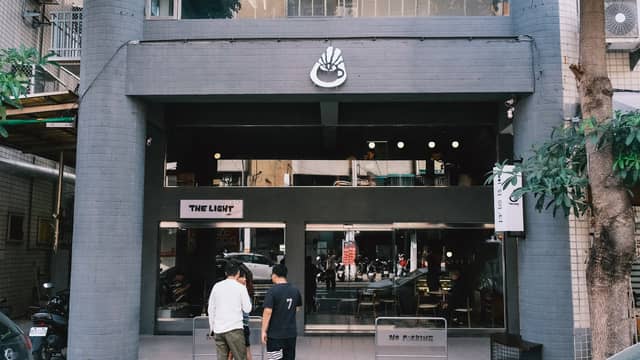 The Light x Coffee Art n Design灯泡咖啡館 手沖|滬掛|軽食|甜点|芸術|家居 - Image 1